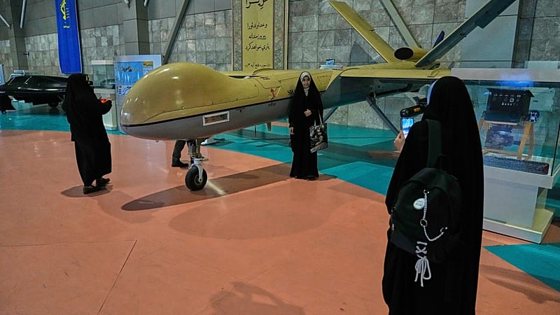 مفاجأة الحرس الثوري الإيراني: "حديد 110".. مسيّرة شبحية فائقة السرعة 