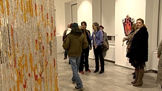 Róth Miksa, akinek a munkásságára kortárs művészek munkáival emlékeznek, európai karriert futott be a Világkiállításokon elért sikerei után.