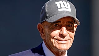  يغادر توم باراك محكمة بروكلين الفيدرالية، يوم الأربعاء 2 نوفمبر/تشرين الثاني 2022، في حي بروكلين بمدينة نيويورك.