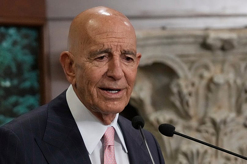 توم باراك، خلال مؤتمر صحفي عقب اجتماعه مع الرئيس اللبناني جوزاف عون في القصر الرئاسي، في بعبدا، شرق بيروت، لبنان، يوم الاثنين 18 أغسطس/آب 2025. 