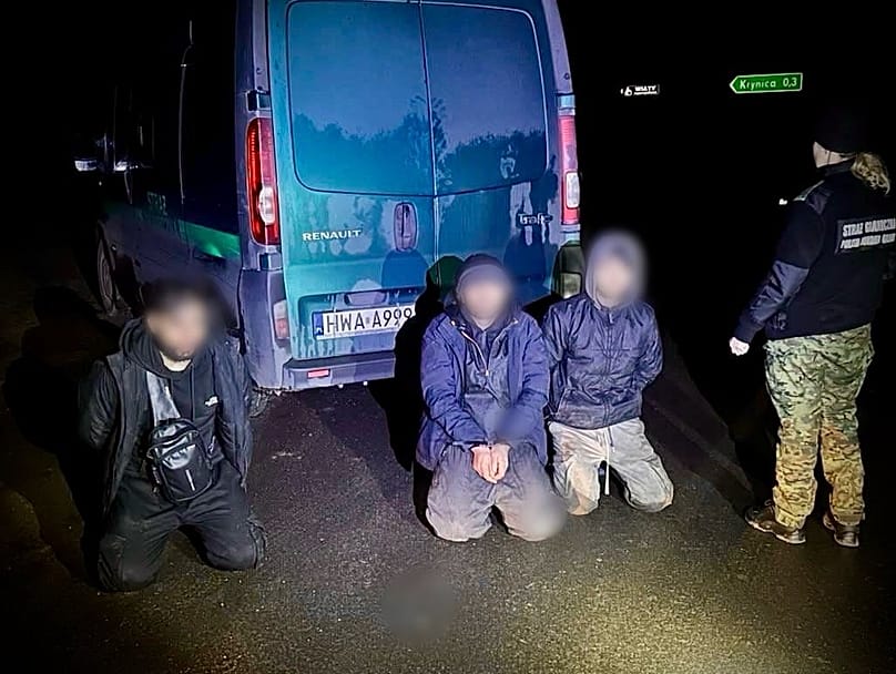 Περισσότεροι από 180 αλλοδαποί εισήλθαν παράνομα στην Πολωνία μέσω σήραγγας κάτω από τα σύνορα με τη Λευκορωσία.