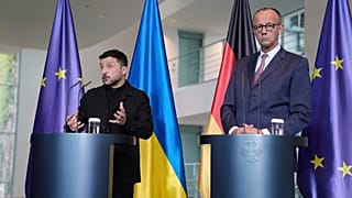 المستشار الألماني فريدريش ميرتس والرئيس الأوكراني فولوديمير زيلينسكي يحضران مؤتمراً صحفياً في مقر المستشارية في برلين، ألمانيا، يوم الأربعاء 28 مايو 2025