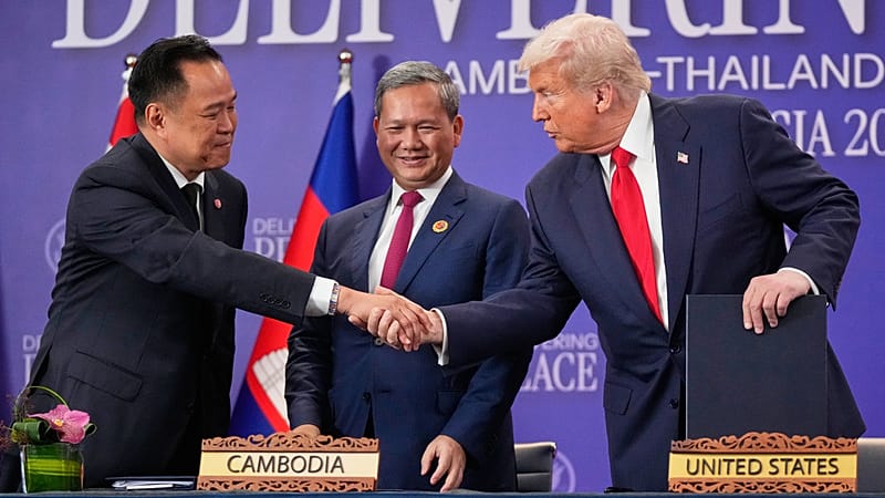 ترامب يعلن توسطه بعد مكالمات مع زعيمي تايلاند وكمبوديا.. واتفاق على وقف القتال 