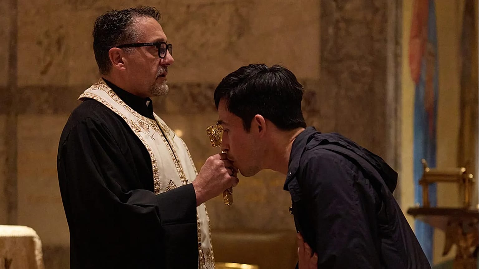 Missa na Catedral de Santa Sofia em Los Angeles