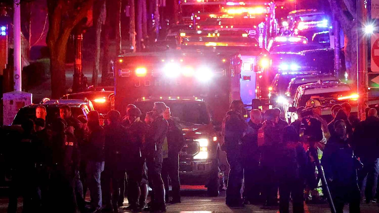 Polis kampüsteki aramasını sürdürüyor