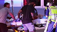 Μεταφορά τραυματία από την παραλία Μπόνταϊ