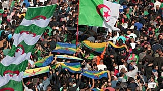 متظاهرون جزائريون في شوارع العاصمة الجزائر