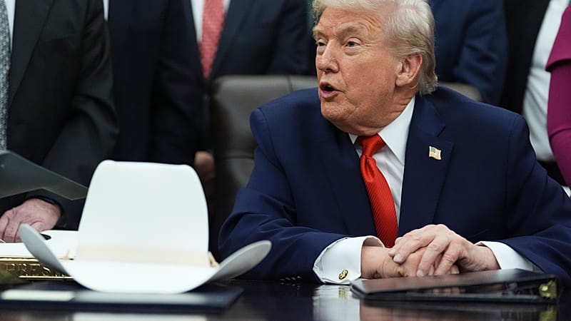 مع اقتراب الإفراج عن ملفات إبستين.. أمريكيون يشككون في رواية ترامب بشأن علمه بالجرائم 