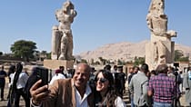 Égypte : à Louxor, les 2 colosses de Memnon retrouvent leur lustre