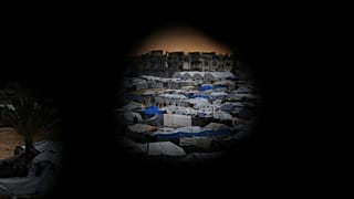 مخيم مؤقت للنازحين الفلسطينيين في دير البلح، وسط قطاع غزة، السبت 13 كانون الأول/ديسمبر 2025.