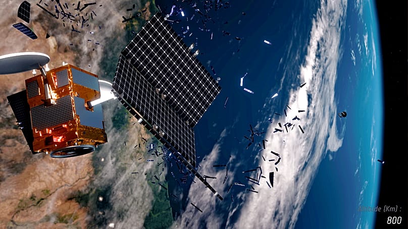 Satelita w zderzeniu z kosmicznymi śmieciami