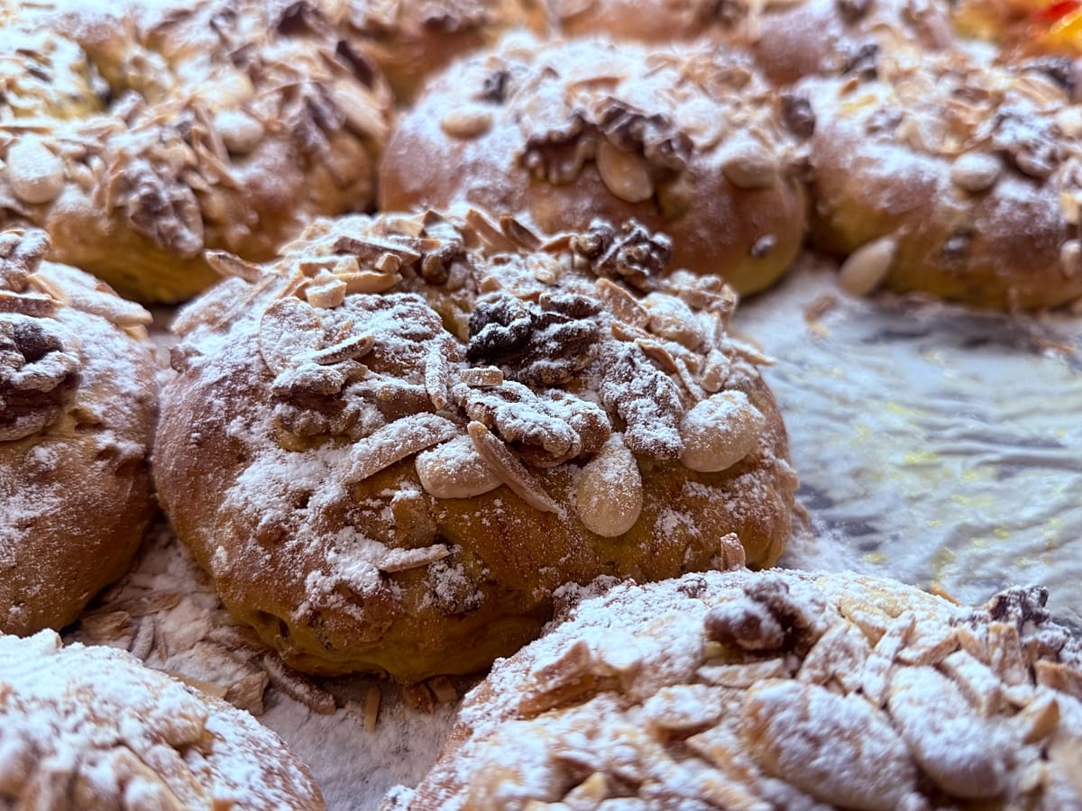O Tal Please, do tuck in! The infinite (and calorific) world of Portuguese ...