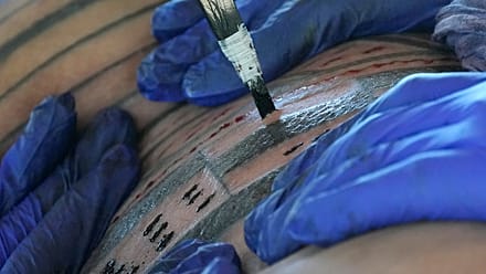 Soudan : des tatouages pratiqués sur des enfants depuis des siècles