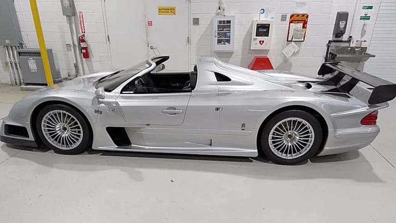 A Ryan Wedding tulajdonába tartozó, lefoglalt, 2002-ben gyártott Mercedes CLK-GTR Roadster