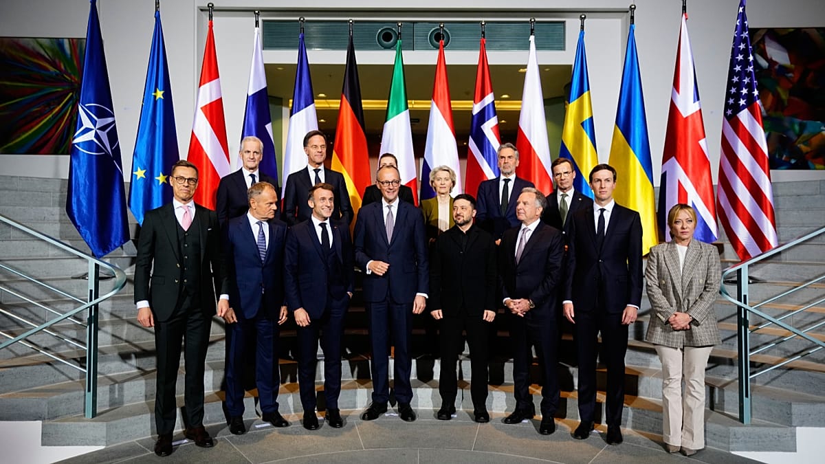 European leaders commit to aid Ukraine militarily against future Russian attack European leaders commit to aid Ukraine militarily against future Russian attack