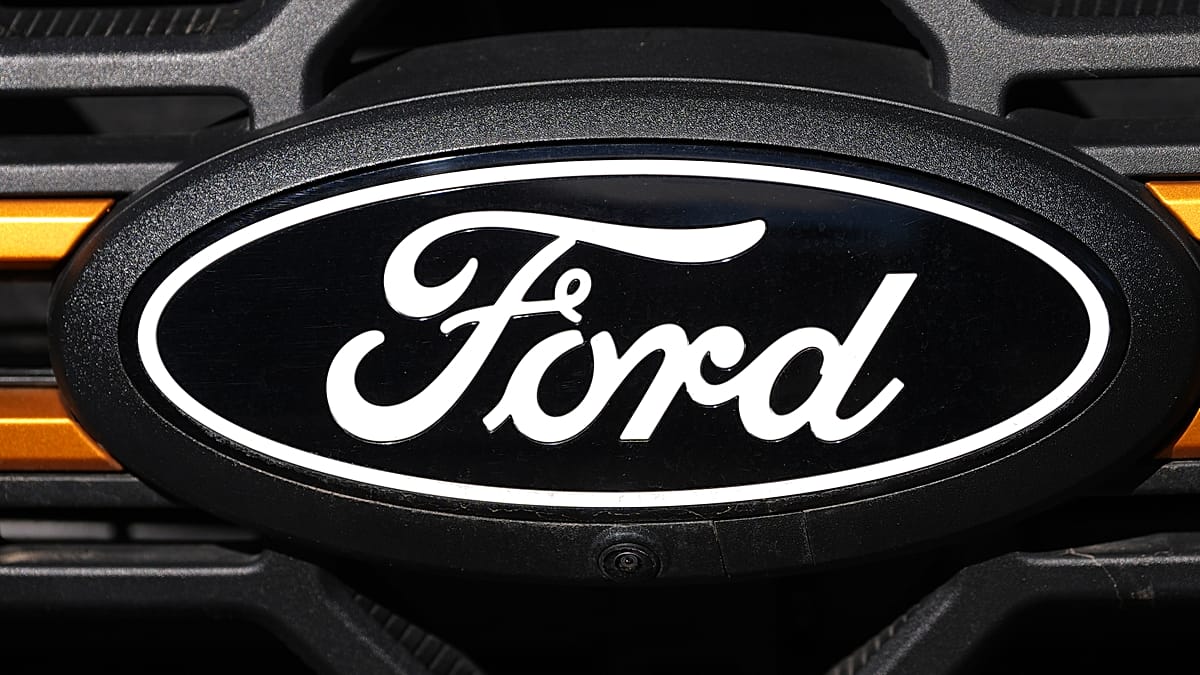 Ford düşen talep ve hasmane siyasi iklimde elektrikli araç hedeflerinden geri adım atıyor