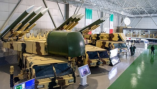 نیروهای نظامی جمهوری اسلامی، نمایشگاه از توانایی‌های موشکی و پهپادی خود در تهران برگزار کردند