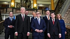 Премьер-министры позируют для семейной фотографии на саммите Восточного фланга в Доме сословий в Хельсинки, Финляндия, вторник, 16 декабря 2025 года.