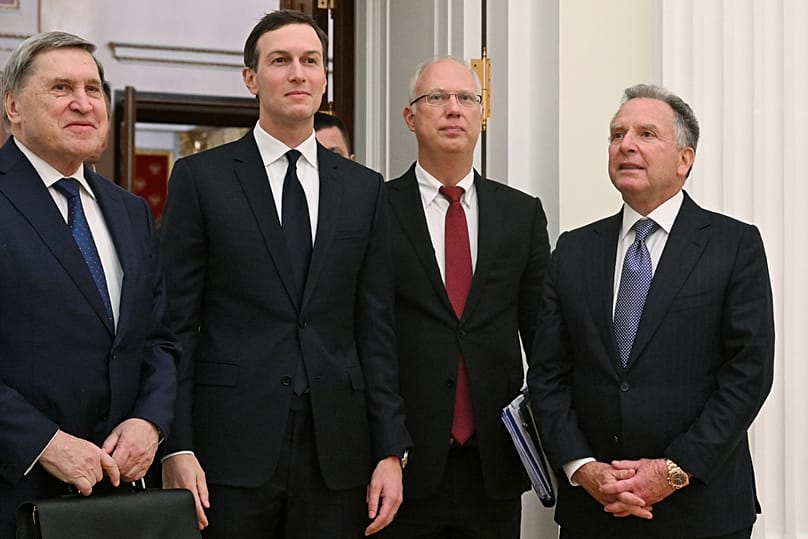 Witkoff, los asesores presidenciales rusos Yuri Ushakov y Kirill Dmitriev y Jared Kushner, yerno de Donald Trump, Moscú, Rusia, 2 de diciembre de 2025. 