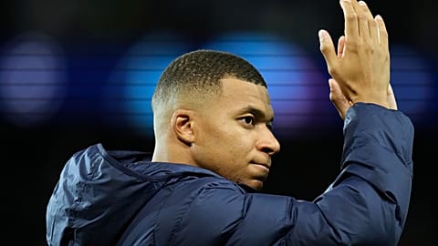 Le PSG condamné par les prud'hommes à verser près de 61 millions d'euros à Kylian Mbappé