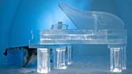 ICEHOTEL in Lapponia svedese: quest'anno presenta un pianoforte interamente scolpito nel ghiaccio