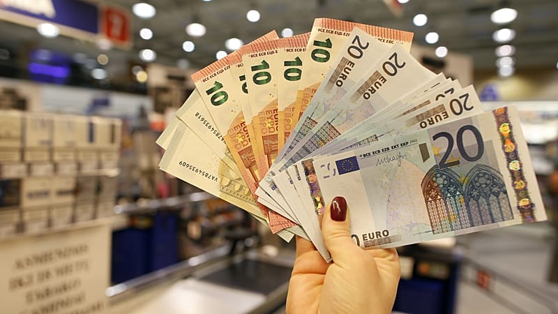 مستقبل النقود: كم يحمل الأوروبيون نقدا اليوم؟ 