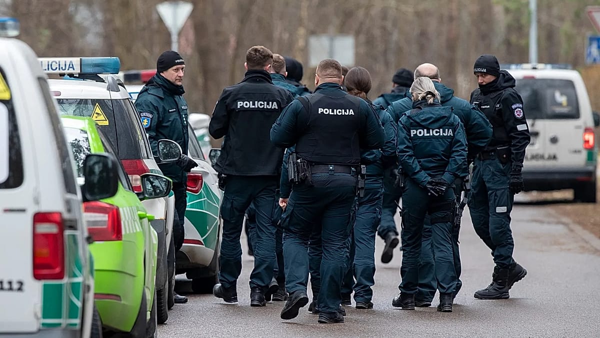 Litouwen arresteert 21 mensen in een vermeende sigarettensmokkelbende die gebruik maakt van weerballonnen uit Wit-Rusland