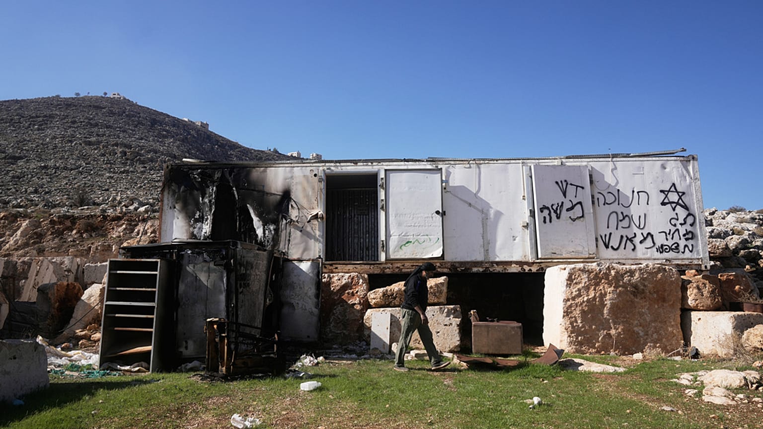 Batı Şeria'da yer alan Kafr Malik köyünden bir görüntü, 14 Aralık 2025