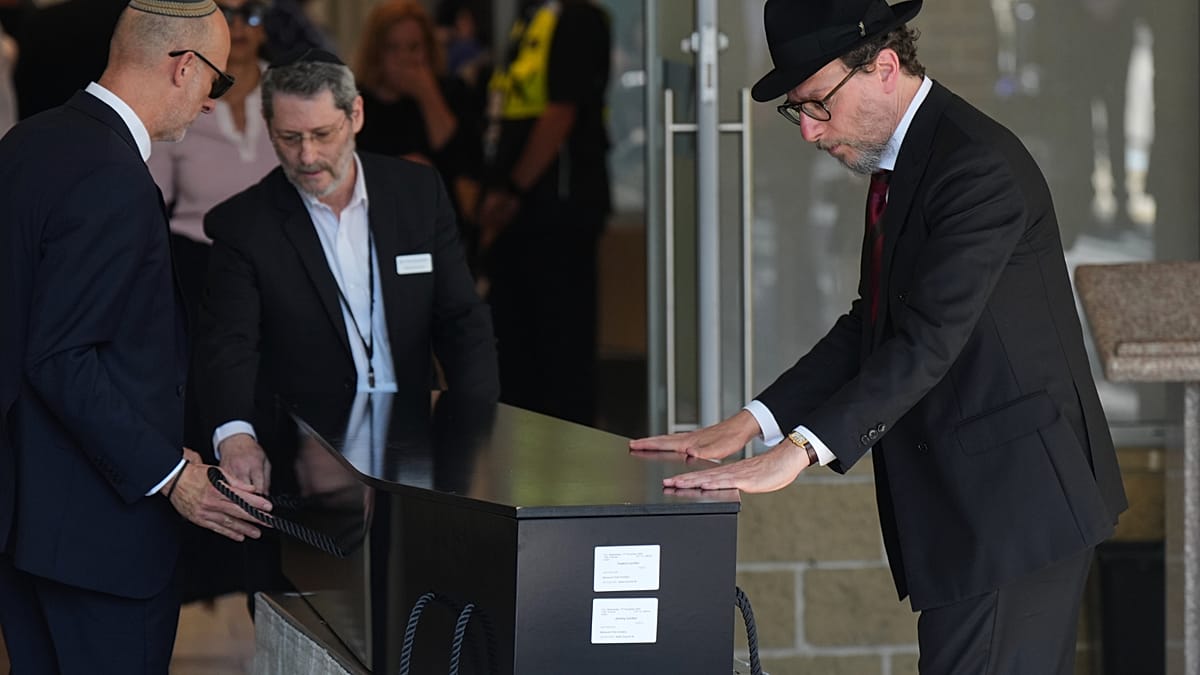 Massacre de Bondi Beach à Sydney : 59 chefs d'accusation pour terrorisme et meurtre contre le tueur présumé Naveed Akram