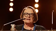 Zdj. archiwalne: Agnieszka Holland po otrzymaniu Srebrnego Niedźwiedzia im. Alfreda Bauera za film „Pokot” Niemcy, w sobotę 18 lutego 2017 r.