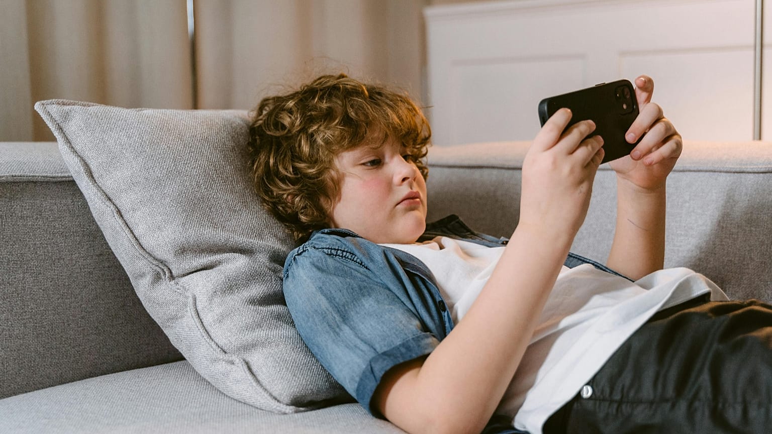 Sleds over screens: Why kids should go outside this Christmas instead of spending hours on devices