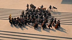 Una escena de Nabd Qatar con la Orquesta Filarmónica de Qatar 