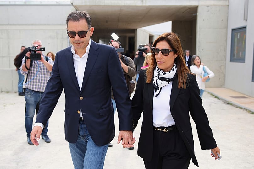 Primeiro-ministro Luis Montenegro, com a sua esposa Carla Montenegro,  em Espinho, Portugal, domingo, 18 de maio 2025
