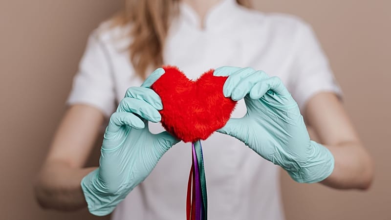 أمراض القلب عند النساء.. أعراض مختلفة وأبحاث صُمّمت "على مقاس الرجال" 