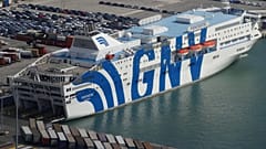 Le Ferry, Fantastic dans le port de Barcelone