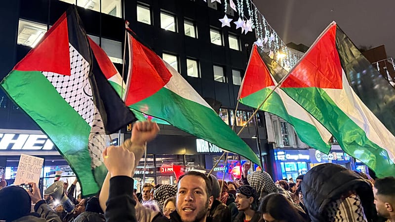 شرطة بريطانيا تحذر من هتافات "عولمة الانتفاضة" وتلوح بالاعتقال بعد "أعمال العنف ضد اليهود" 