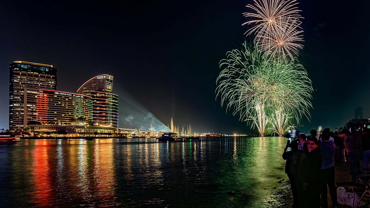 Un espectáculo de fuegos artificiales en Dubái