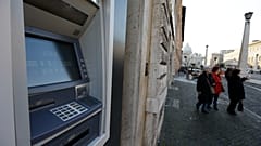 Arşiv. Roma'daki Via della Conciliazione, Vatikan'daki Aziz Petrus Bazilikası'na giden ana cadde. 3 Ocak 2013.