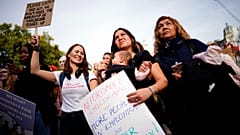 Διαδηλωτές συμμετέχουν στην εθνική διαδήλωση March of the Mummies στο κέντρο του Λονδίνου, Σάββατο 29 Οκτωβρίου 2022.