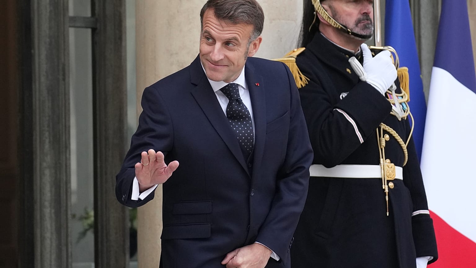 الرئيس الفرنسي إيمانيول ماكرون