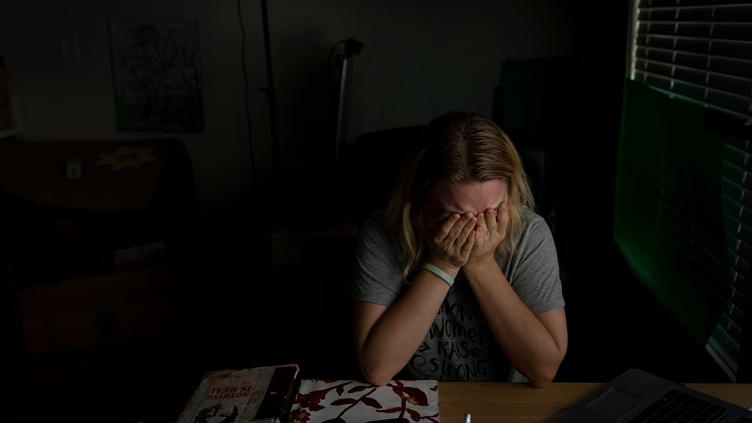 علائم افسردگی در میان‌سالان پیش‌زمینه آلزایمر