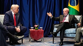 التقى الرئيس دونالد ترامب بالرئيس البرازيلي لويس إيناسيو لولا دا سيلفا على هامش قمة الآسيان في كوالالمبور، ماليزيا، يوم الأحد 26 أكتوبر 2025.