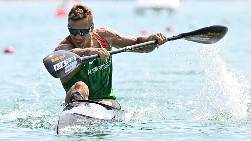 A későbbi győztes Kopasz Bálint a kajak-kenu világbajnokság férfi kajak egyes 1000 méteres számának döntőjében Milánóban 2025. augusztus 23-án 