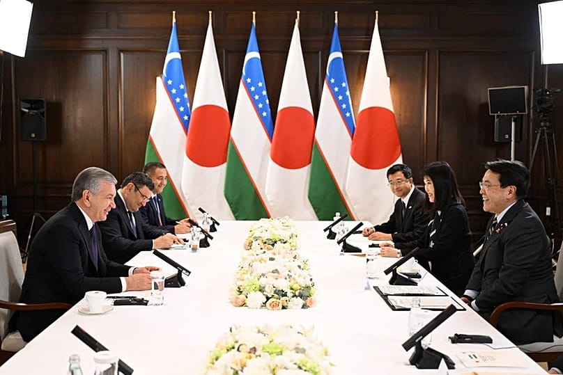 The Uzbek delegation, led by President Shavkat Mirziyoyev, during bilateral talks with Japan’s Minister of Economy, Trade and Industry Ryosei Akazawa in Tokyo