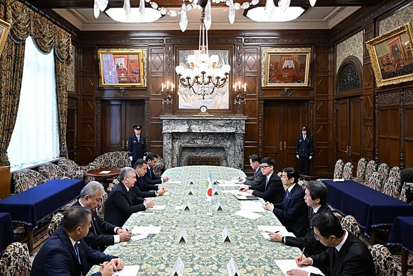 President Shavkat Mirziyoyev of Uzbekistan during talks with Masakazu Sekiguchi, President of Japan’s House of Councillors