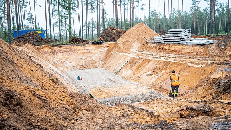 Der Bau wird vom Estnischen Zentrums für Verteidigungsinvestitionen im Auftrag des Verteidigungsministeriums umgesetzt.