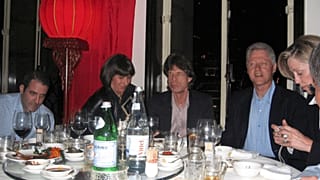 Ghislaine Maxwell (b2), Bill Clinton és Mick Jagger látható ezen a dátum nélküli, most közzéadott fotón