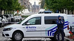 Η αστυνομία των Βρυξελλών εξετάζει βίντεο από το περιστατικό. Στη φωτογραφία αστυνομικός στις Βρυξέλλες, 17.10.2023.