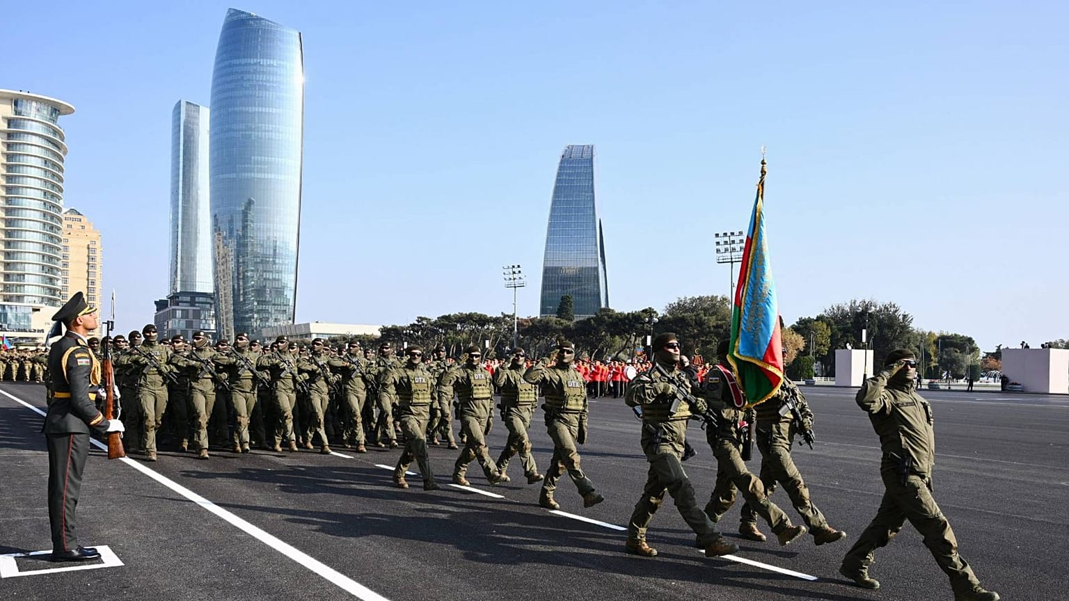 رژه نظامی باکو در نوامبر ۲۰۲۵