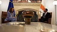 Roberta Metsola EP-elnök beszélget a ciprusi államfővel, Nikosz Krisztodulidésszel nicosiai találkozójukon december elején